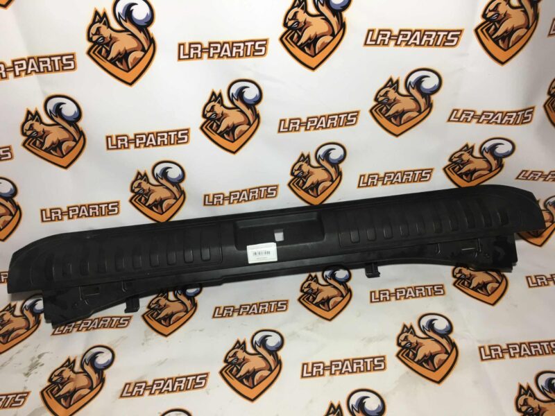 LR044743 Boot lid sill trim Range Rover Sport L494 (2014-2022) Used cost 40 € in stock 3 pcs.