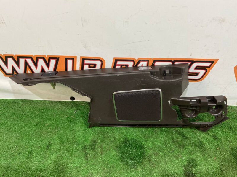 LR044792 Trim panel in the trunk under the speaker right Range Rover Sport L494 (2014-2022) Used cost 60 € in stock 1 pcs.