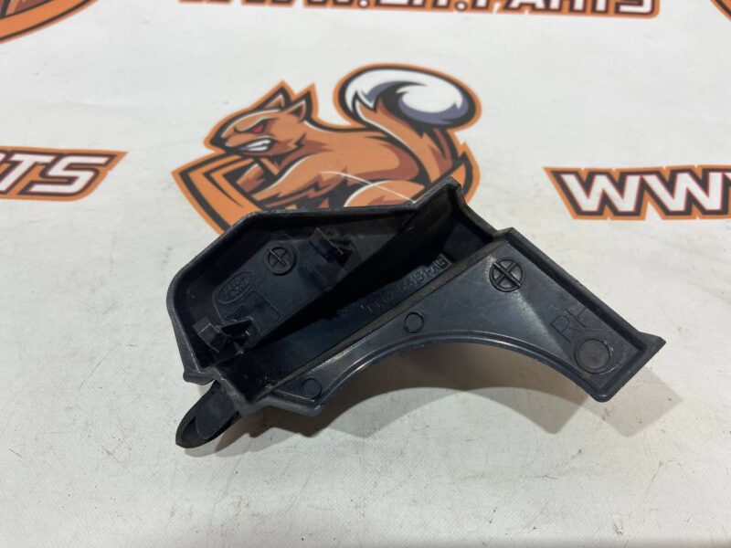 LR045220 Insulator front outer lining pillar right Range Rover Sport L494 (2014-2022) Used cost 40 € in stock 3 pcs.