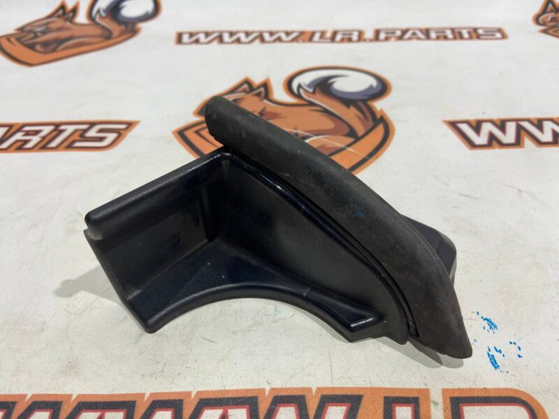 LR045220 Insulator front outer lining pillar right Range Rover Sport L494 (2014-2022) Used - Image 13