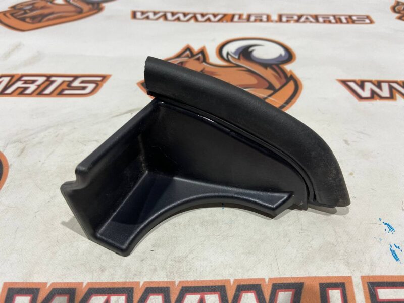 LR045220 Insulator front outer lining pillar right Range Rover Sport L494 (2014-2022) Used - Image 18