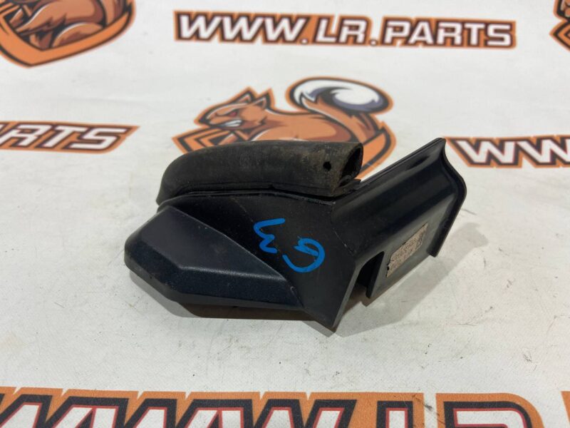 LR045220 Insulator front outer lining pillar right Range Rover Sport L494 (2014-2022) Used cost 40 € in stock 3 pcs.