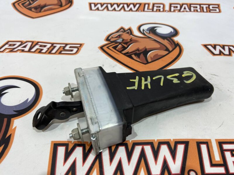LR045540 Door limiter in front of Range Rover Sport L494 (2014-2022) Used cost 10 € in stock 2 pcs.