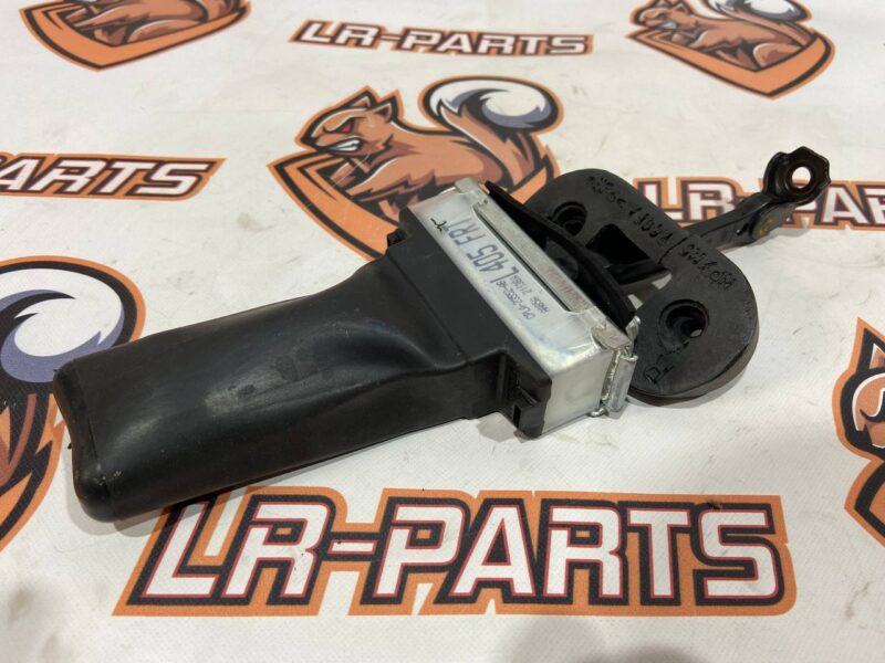 LR045540 Door limiter in front of Range Rover Sport L494 (2014-2022) Used cost 10 € in stock 2 pcs.