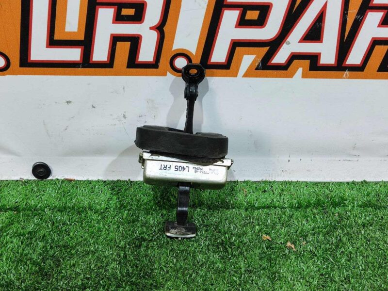 LR045540 Door limiter in front of Range Rover Sport L494 (2014-2022) Used cost 10 € in stock 2 pcs.