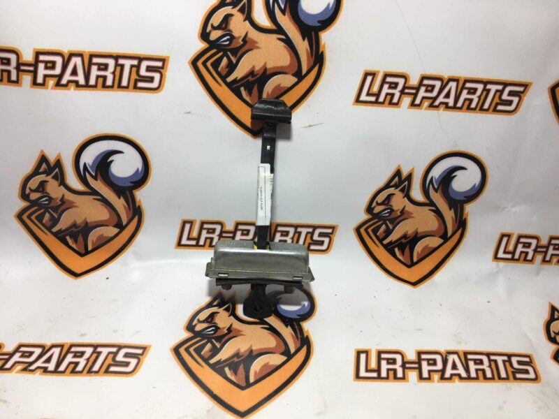 LR045541 Rear door limiter Range Rover Sport L494 (2014-2022) Used cost 10 € in stock 5 pcs.