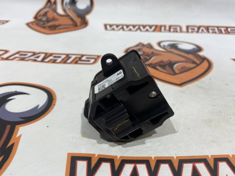 LR046954 Parking brake button RANGE ROVER EVOQUE L538 2011-2018 Used cost 34 € in stock 1 pcs.