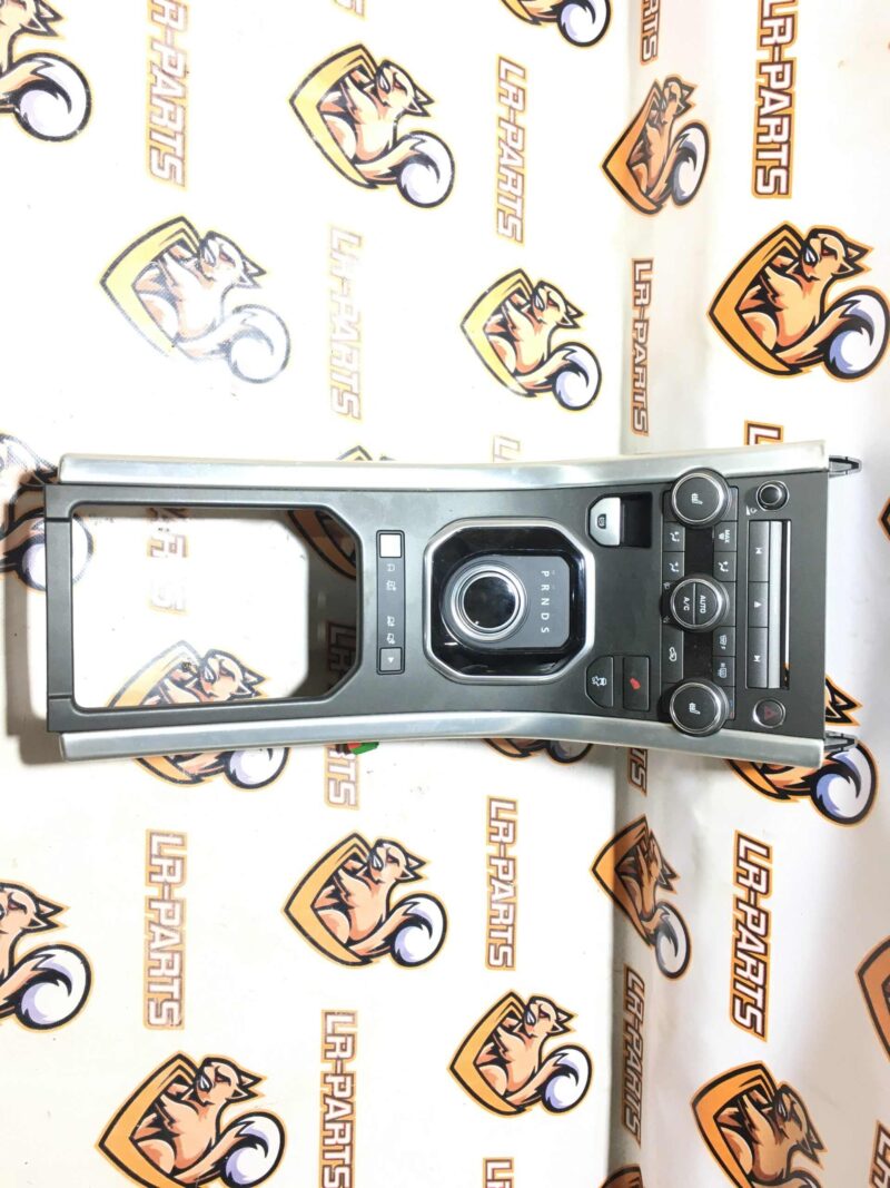 LR046954 Parking brake button RANGE ROVER EVOQUE L538 2011-2018 Used cost 34 € in stock 1 pcs.