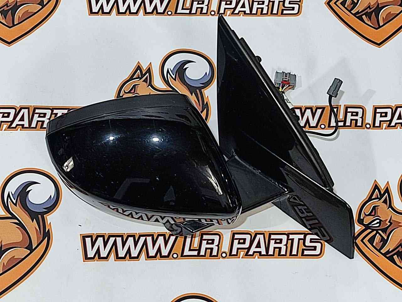 LR048353 Right mirror cover Land Rover Discovery Sport L550 (2015-) Used cost 42 € in stock 1 pcs.