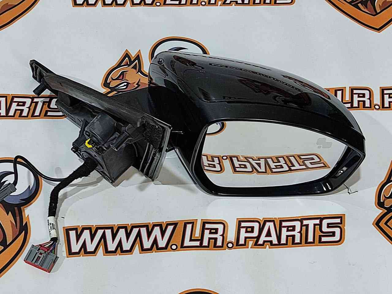 LR048353 Right mirror cover Land Rover Discovery Sport L550 (2015-) Used cost 42 € in stock 1 pcs.