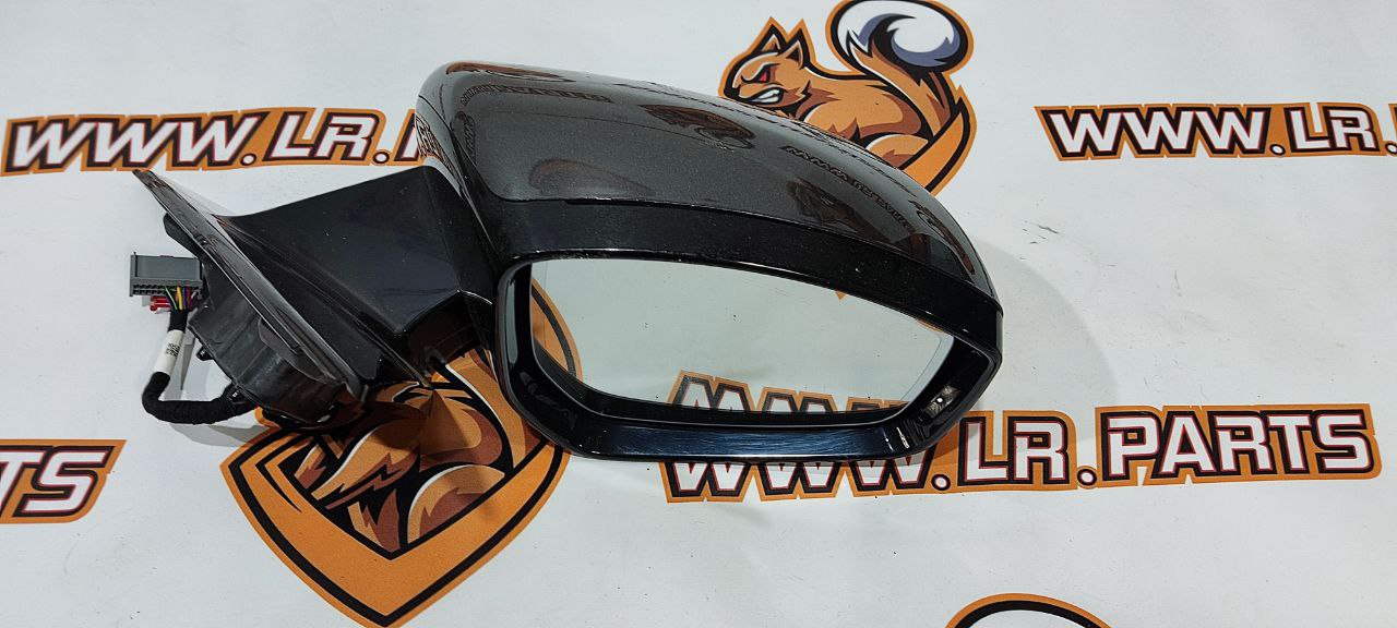 LR048353 Right mirror cover Land Rover Discovery Sport L550 (2015-) Used cost 42 € in stock 1 pcs.