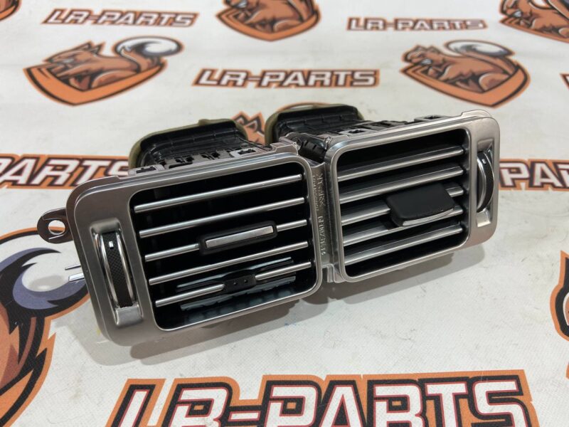 LR048782 Central rear air duct in the RANGE ROVER console (L405) 2013- Used cost 45 € in stock 2 pcs.