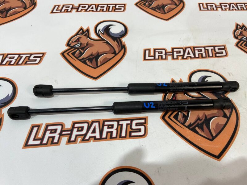 LR049207 Hood shock absorber RANGE ROVER SPORT L494 13- Used cost 10 € in stock 12 pcs.