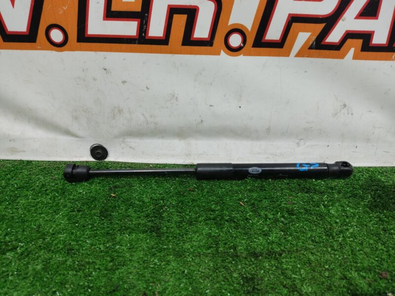LR049207 Hood shock absorber RANGE ROVER SPORT L494 13- Used cost 10 € in stock 12 pcs.