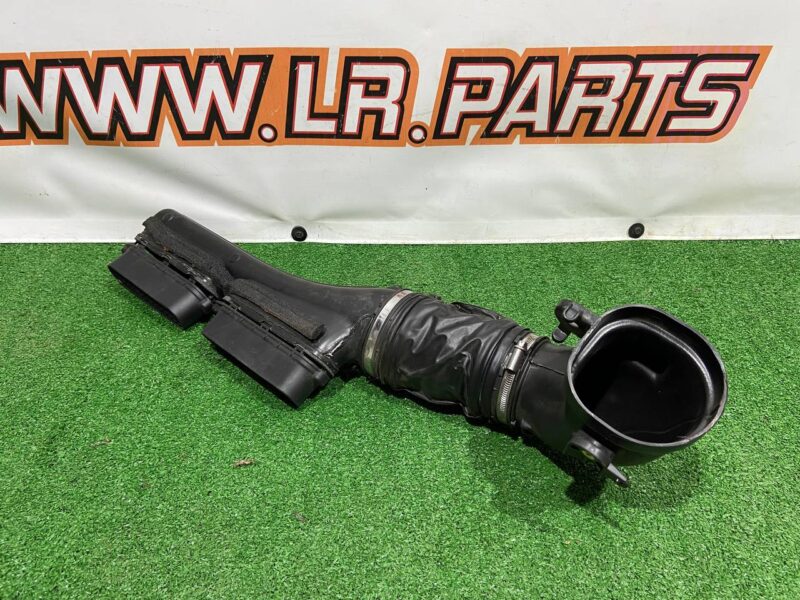 LR049313 Exhaust air channel right Range Rover Sport L494 (2014-2022) used cost 80 € in stock 1 pcs.