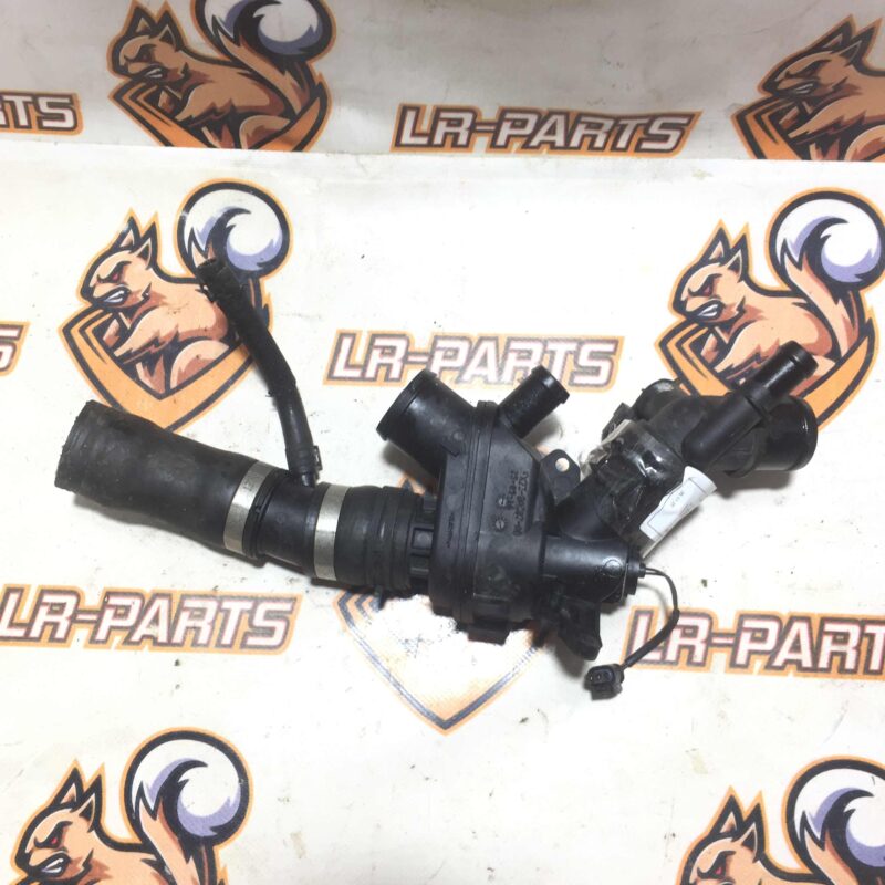 LR049990 Thermostat nozzle Range Rover Sport L494 (2014-2022) Used cost 20 € in stock 2 pcs.