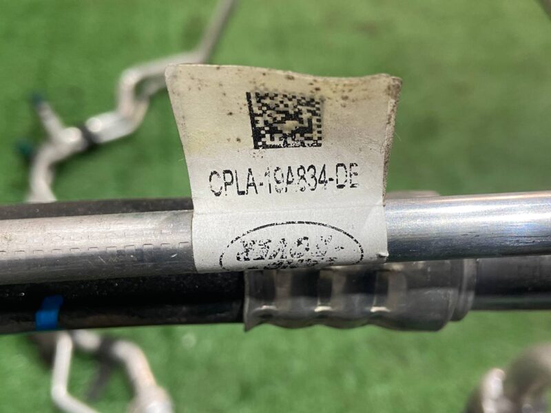 LR050808 Air conditioning pipe to evaporator Land Rover Discovery 5 L462 (2017-) Used - Image 12