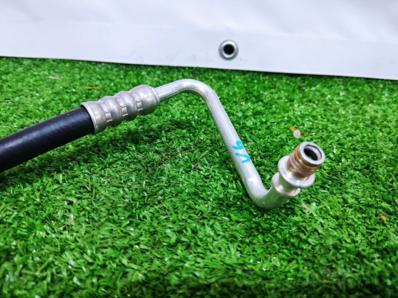 LR050808 Air conditioning pipe to evaporator Land Rover Discovery 5 L462 (2017-) Used cost 110 € in stock 1 pcs.