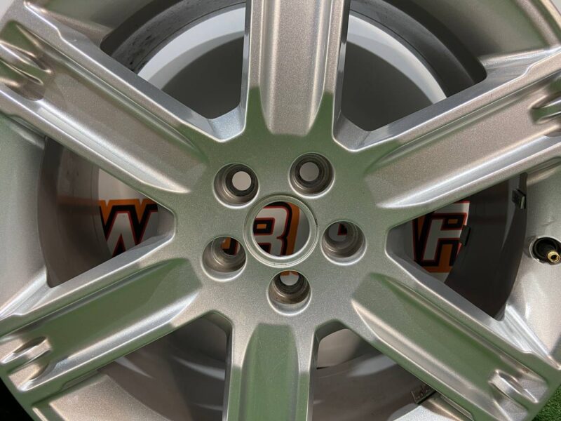 LR050931 Wheels R19 8Jx19CHx45 Range Rover Evoque L538 Used cost 300 € in stock 4 pcs.