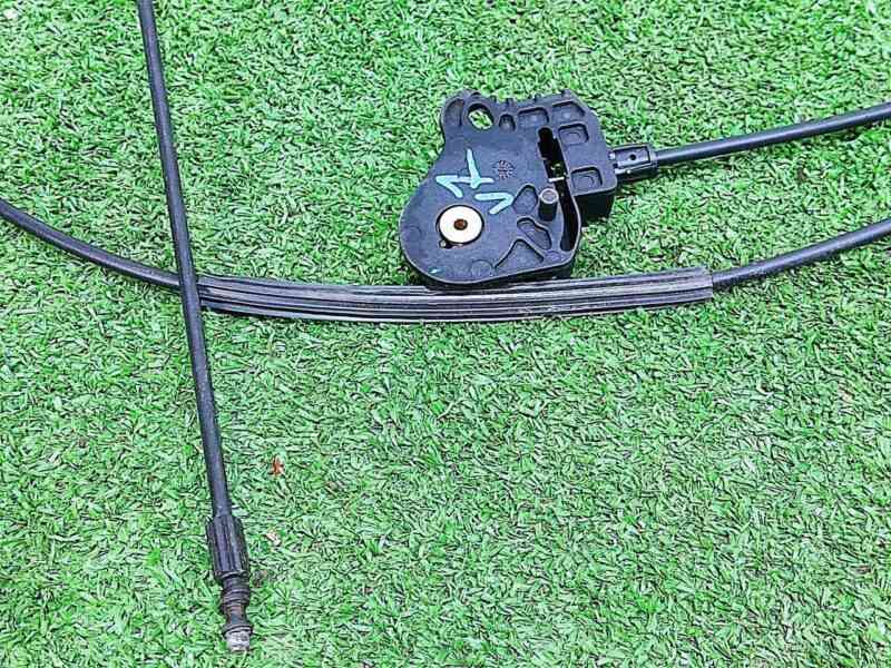 LR051451 Hood cable Land Rover Discovery Sport L550 (2015-) Used cost 15 € in stock 4 pcs.