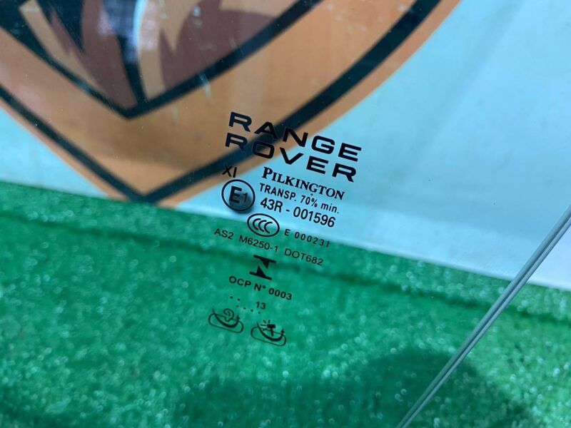 LR052677 Rear left door glass Range Rover L405 (2013-2021) USED cost 100 € in stock 3 pcs.