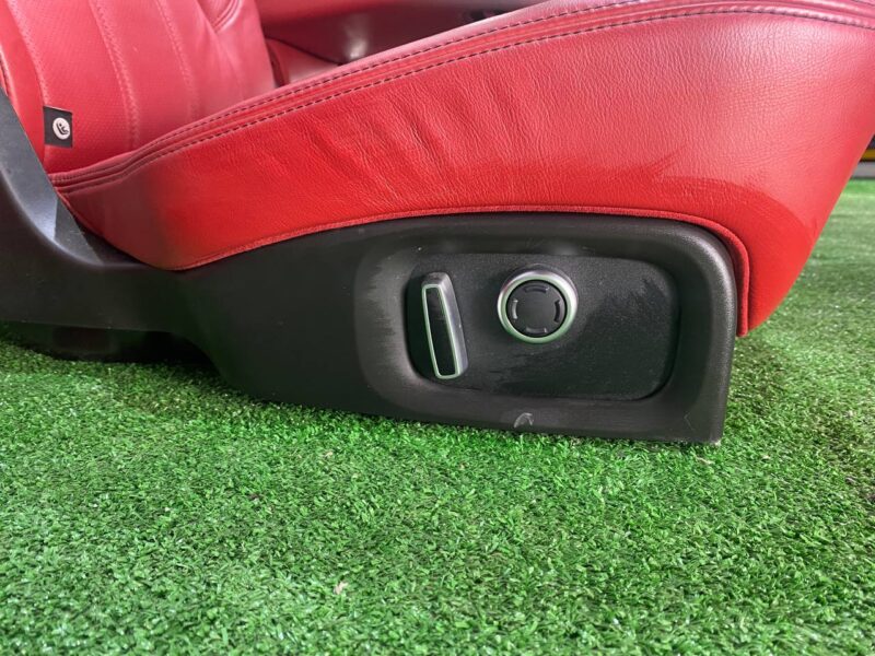 LR053391 Seats kit with cards autobiography Range Rover L405 (2013-2021) Used cost 1 200 € in stock 1 pcs.