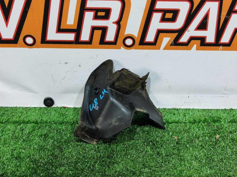 LR054318 Lifting Rear door Hinge cover left Range Rover Evoque L538 (2012-2018) Used cost 5 € in stock 1 pcs.