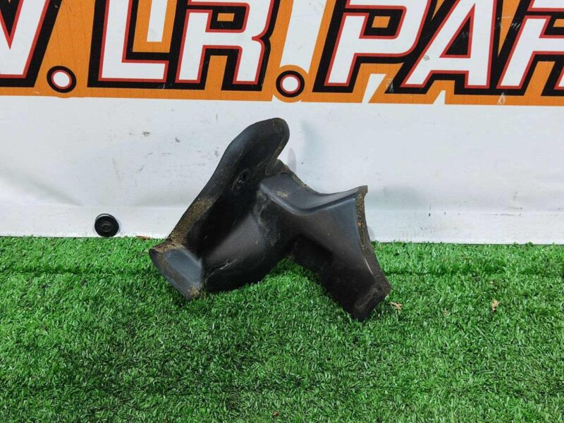 LR054319 Right Rear Door Lifting Hinge Cover Range Rover Evoque L538 (2012-2018) Used cost 5 € in stock 2 pcs.