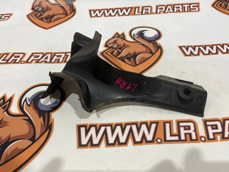 LR054319 Right Rear Door Lifting Hinge Cover Range Rover Evoque L538 (2012-2018) Used cost 5 € in stock 2 pcs.