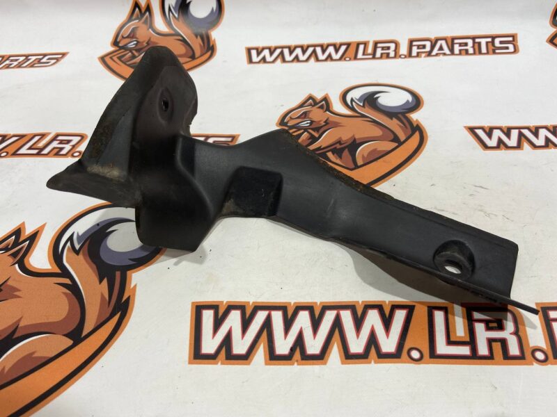 LR054319 Right Rear Door Lifting Hinge Cover Range Rover Evoque L538 (2012-2018) Used cost 5 € in stock 2 pcs.