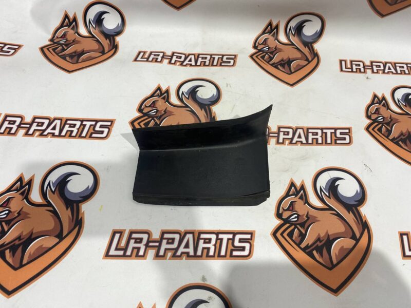LR056800 Lamp access cover right Range Rover Sport L494 Used cost 20 € in stock 1 pcs.