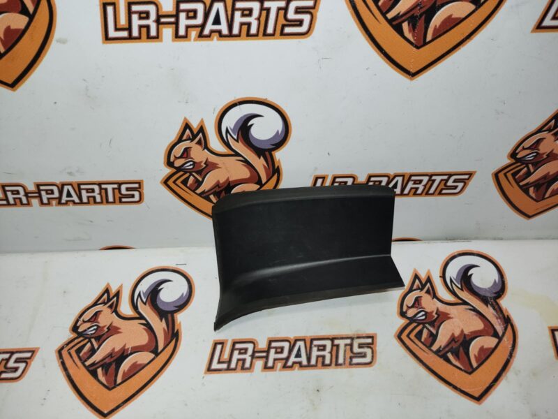 LR056800 Lamp access cover right Range Rover Sport L494 Used cost 20 € in stock 1 pcs.