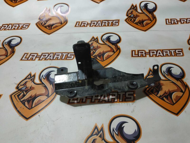LR058373 Turbine bracket RANGE ROVER SPORT L494 13- Used cost 15 € in stock 1 pcs.