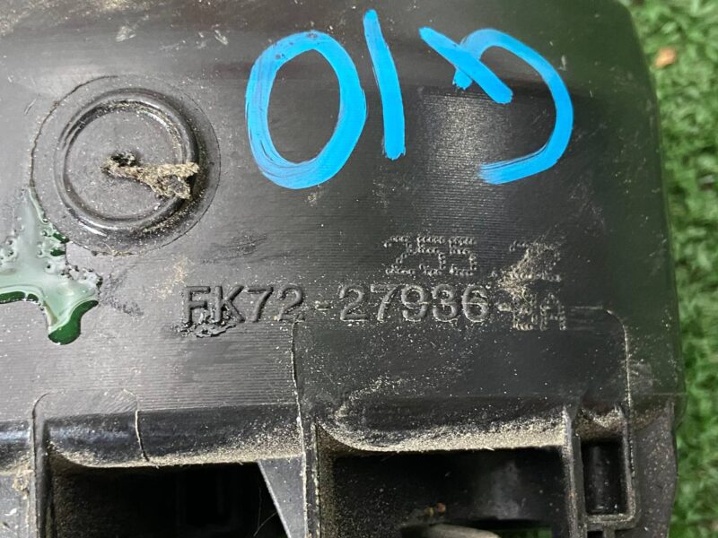 LR058473 Fuel filler flap assembly Land Rover Discovery Sport L550 (2015-) Used cost 50 € in stock 5 pcs.
