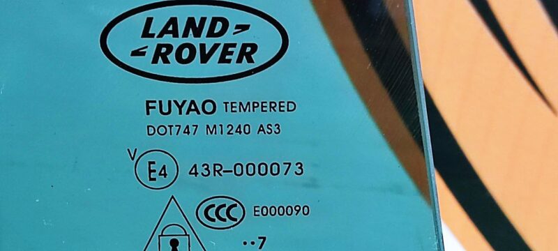 LR058834 Door glass rear right Land Rover Discovery Sport L550 Used cost 125 € in stock 7 pcs.