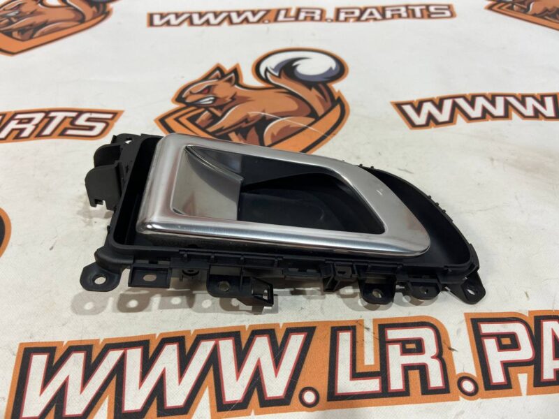LR059559 Door handle Inner right Land Rover Discovery Sport L550 (2015-) Used cost 20 € in stock 1 pcs.