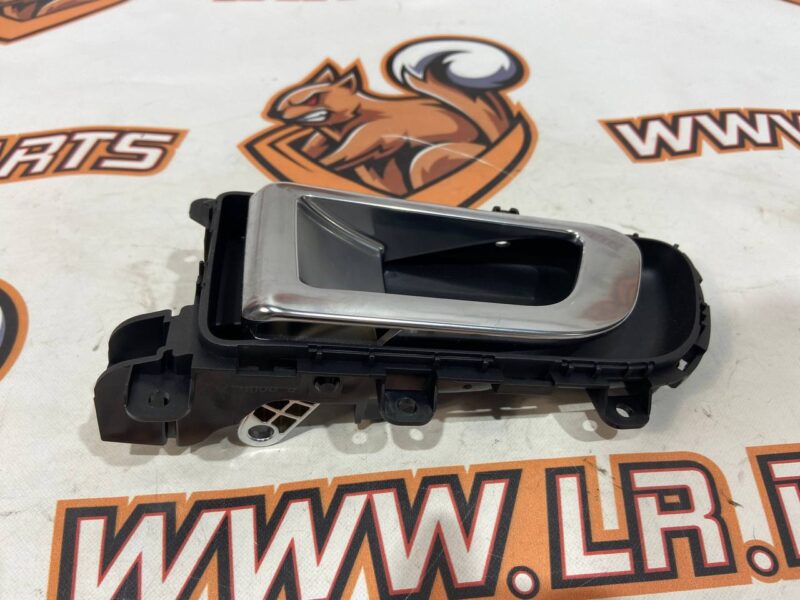 LR059560 Door handle Inner left Land Rover Discovery Sport L550 (2015-) Used cost 20 € in stock 1 pcs.