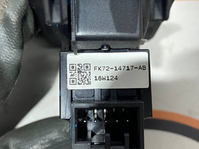 LR059773 Window lifter button LAND ROVER DISCOVERY SPORT L550 2015- Used cost 8 € in stock 16 pcs.