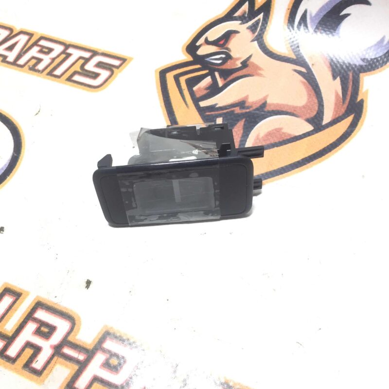 LR059773 Window lifter button LAND ROVER DISCOVERY SPORT L550 2015- Used cost 8 € in stock 16 pcs.