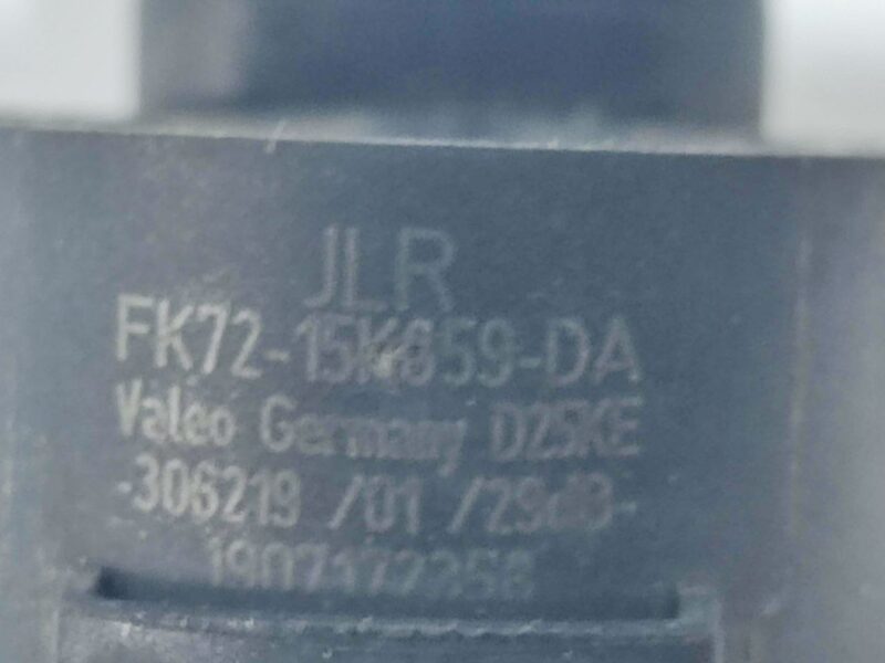 LR059785 Parking sensor 2.0IE in the rear arch extension LAND ROVER DISCOVERY SPORT (L550) 2015- Used cost 30 € in stock 1 pcs.