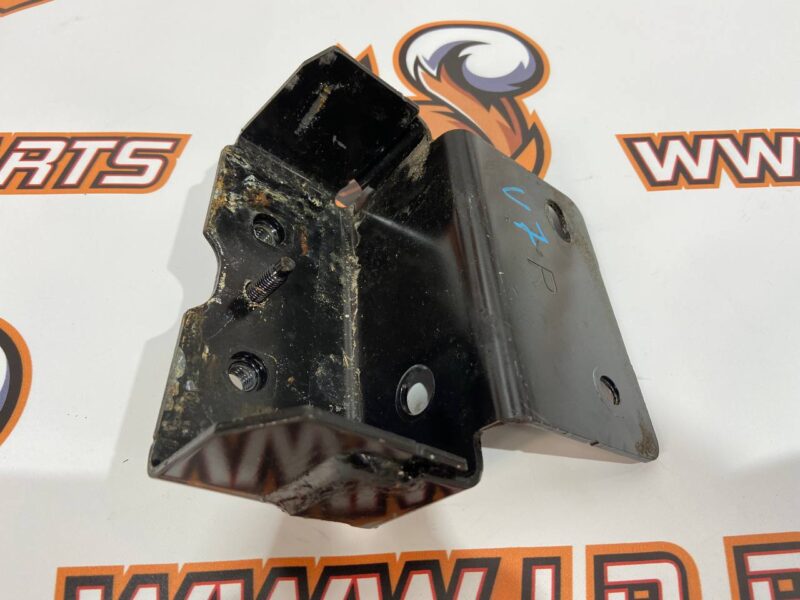 LR060753 Rear seat Bracket Right LAND ROVER DISCOVERY SPORT (L550) 2015- Used cost 10 € in stock 1 pcs.