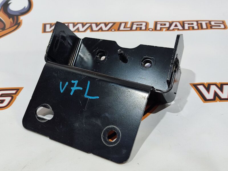LR060754 Bracket left LAND ROVER DISCOVERY SPORT (L550) 2015- Used cost 10 € in stock 1 pcs.