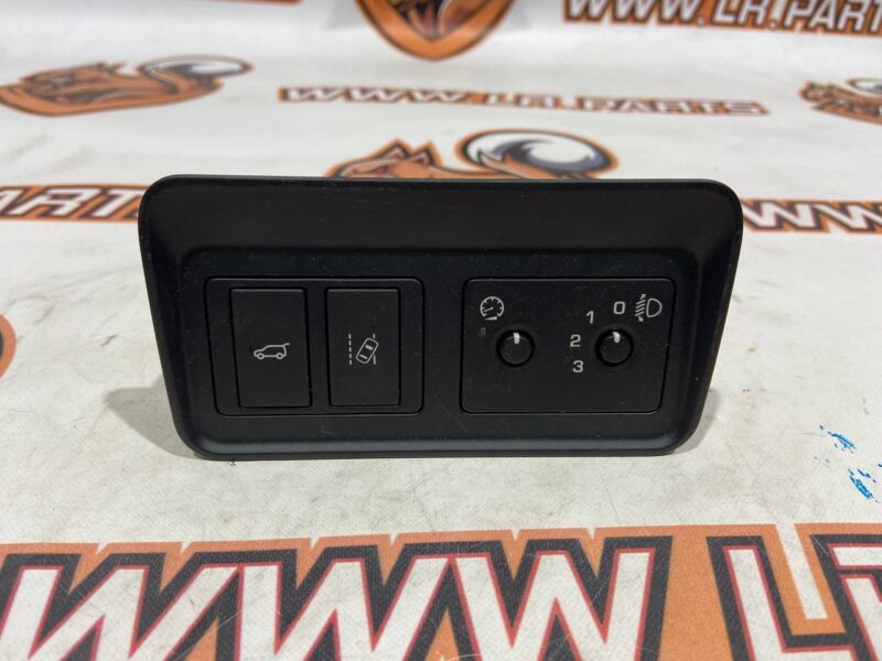 LR060997 Boot release button Land Rover Discovery Sport L550 (2015-) Used cost 50 € in stock 13 pcs.