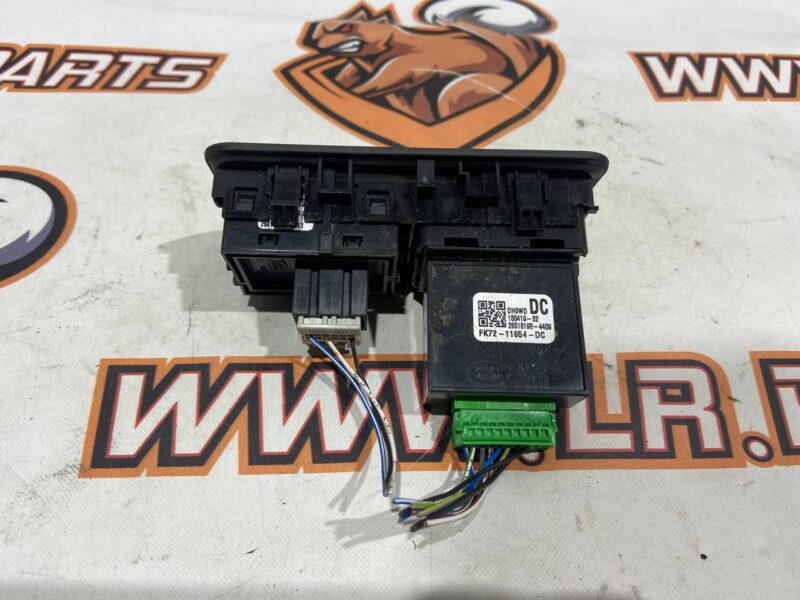 LR061000 Lighting button block with trunk opening button LAND ROVER DISCOVERY 5 Used cost 41 € in stock 5 pcs.