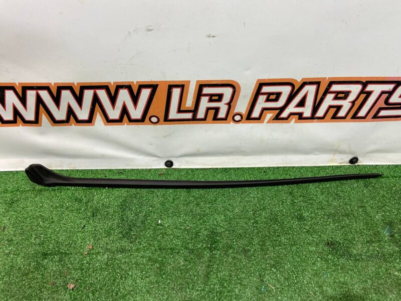 LR061136 Molding front left pillar Land Rover Discovery Sport L550 (2015-) Used cost 35 € in stock 4 pcs.