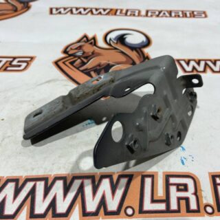 LR061259 Wing mounting bracket left LAND ROVER DISCOVERY SPORT L550 2015- Used cost 25 € in stock 2 pcs.