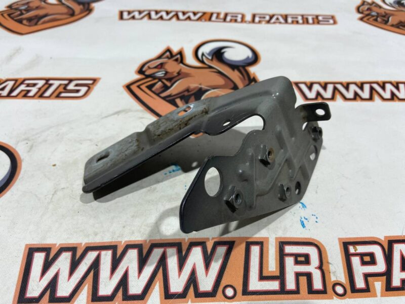 LR061259 Left wing mounting bracket Land Rover Discovery Sport L550 (2015-) Used cost 25 € in stock 4 pcs.