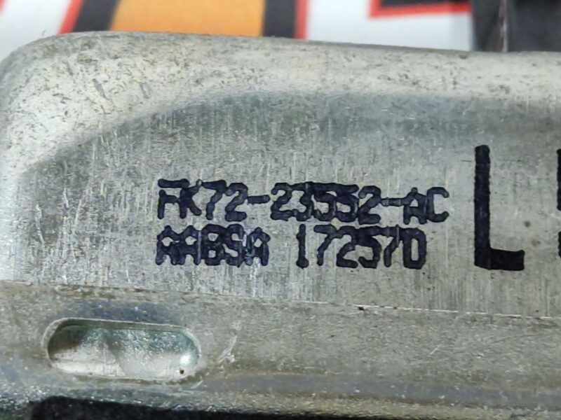 LR061290 Front Right Door Limiter Land Rover Discovery Sport L550 (2015-) Used cost 20 € in stock 2 pcs.