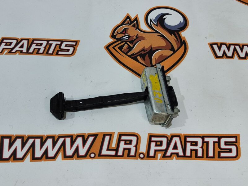 LR061334 Rear Door Limiter Left Right Land Rover Discovery Sport L550 (2015-) Used cost 20 € in stock 2 pcs.