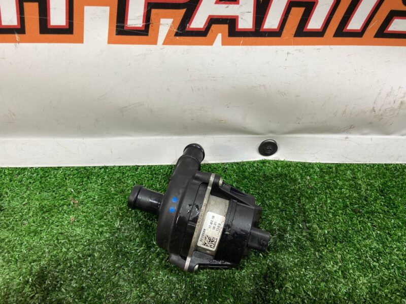 LR061983 Water pump 3.0TD Range Rover L405 (2013-2021) Used cost 70 € in stock 10 pcs.